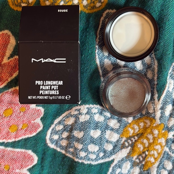 MAC paint pots - Picture 1 of 2